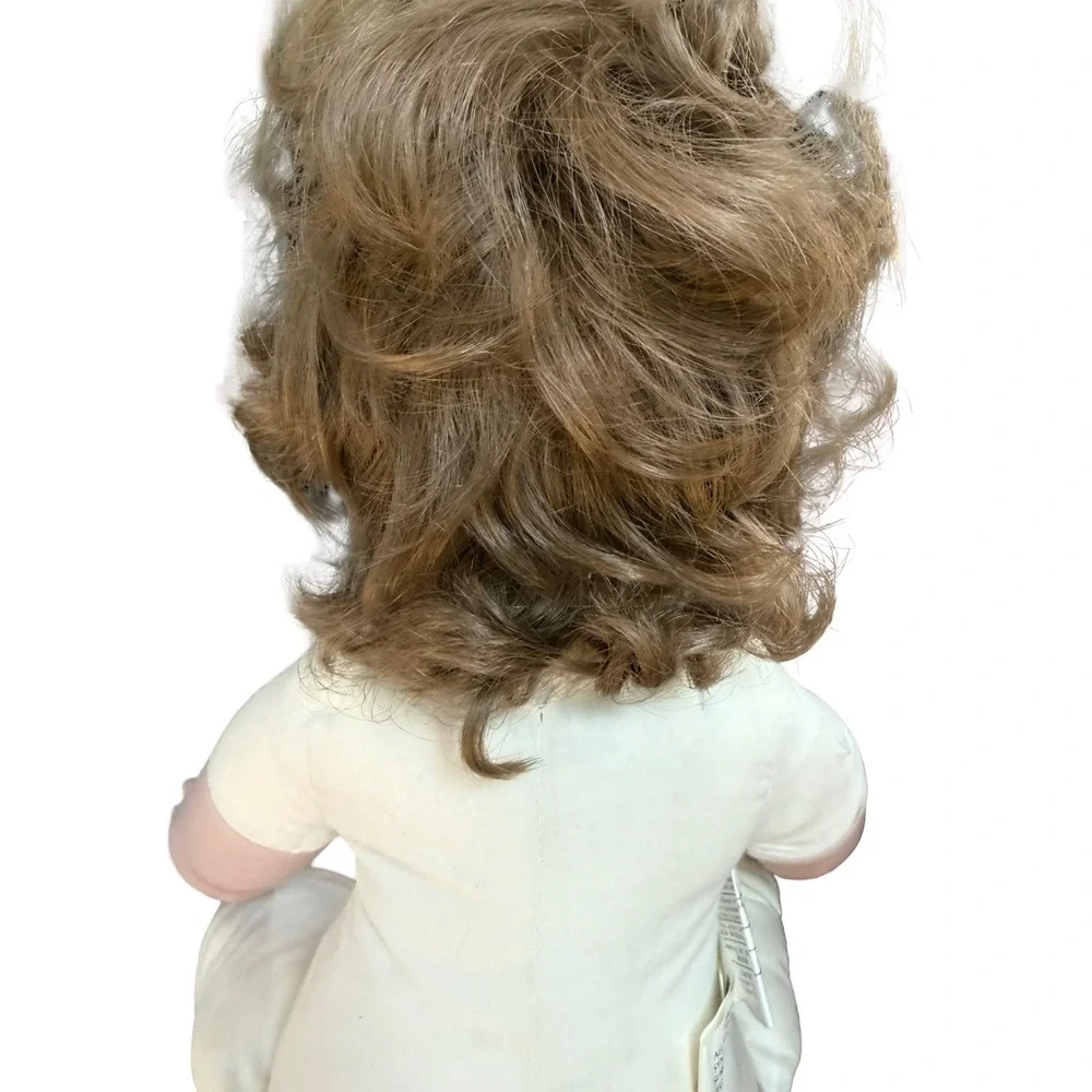 Hamilton Collection Chelsea Doll 1994 Porcelain 16
